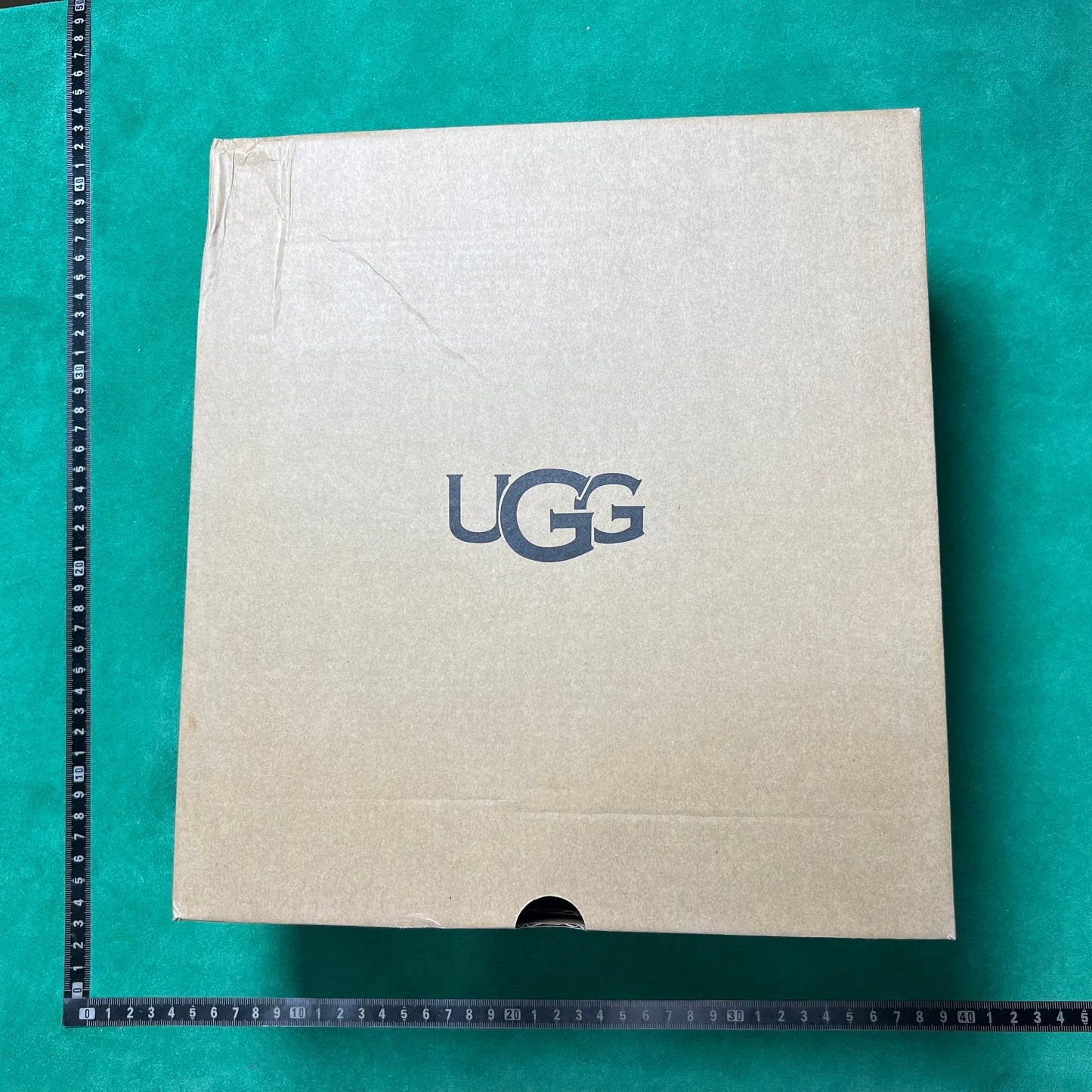 UGG