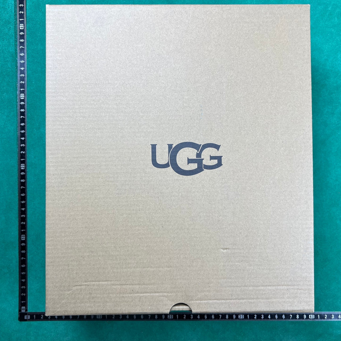 UGG