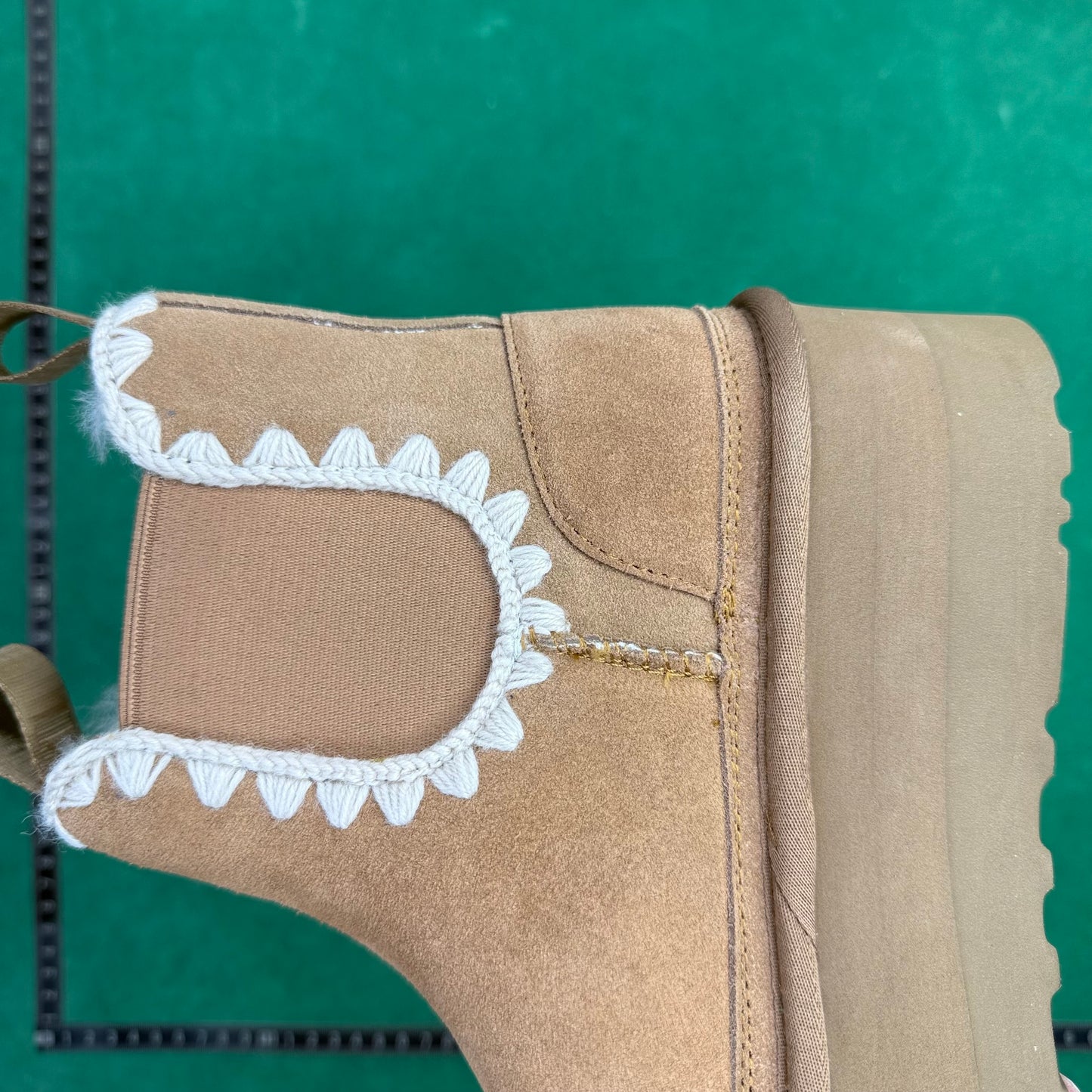 UGG