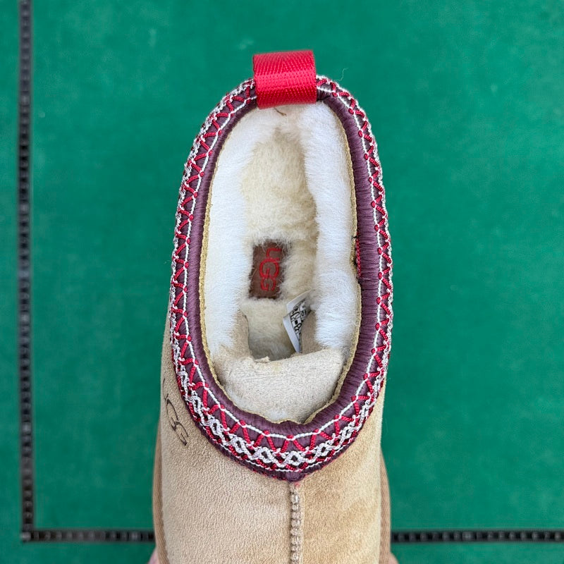 UGG