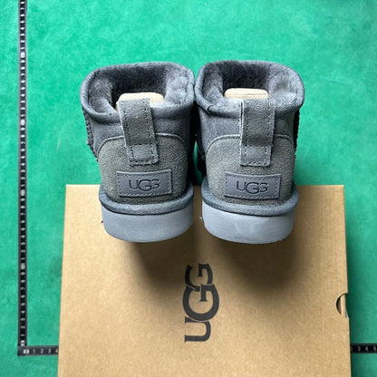 UGG