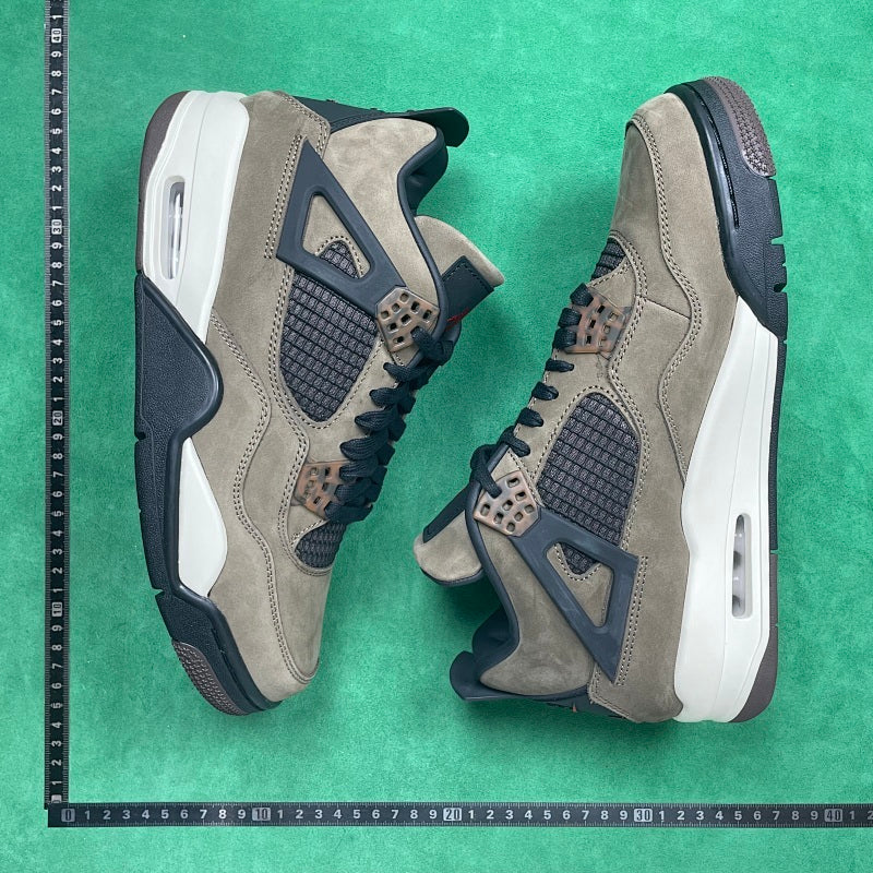Air Jordan 4 Retro