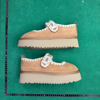 UGG
