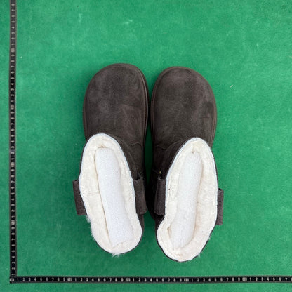UGG