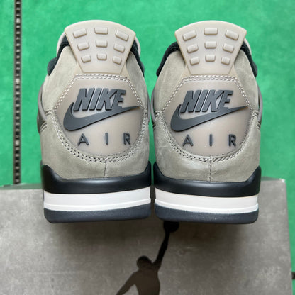 Air Jordan 4 Retro