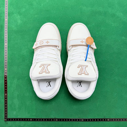 Louis Vuitton - Arch Light