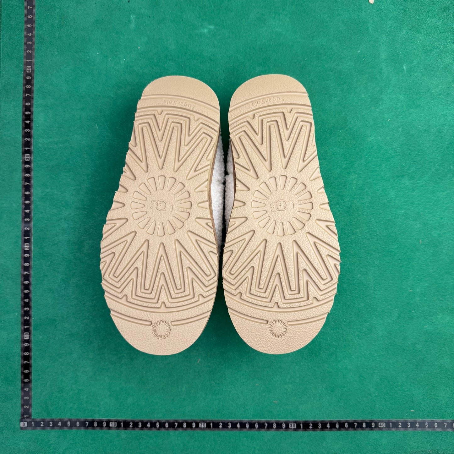 UGG