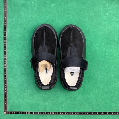UGG