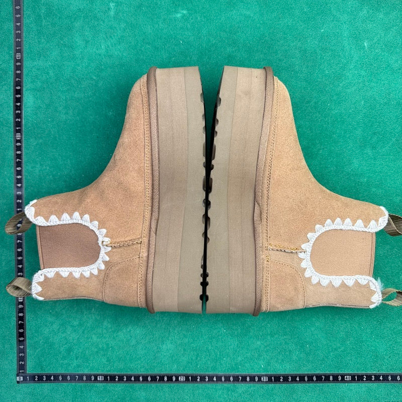 UGG