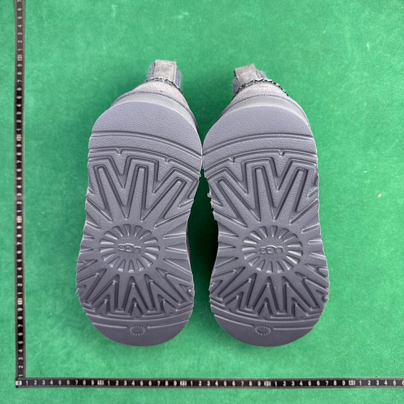 UGG