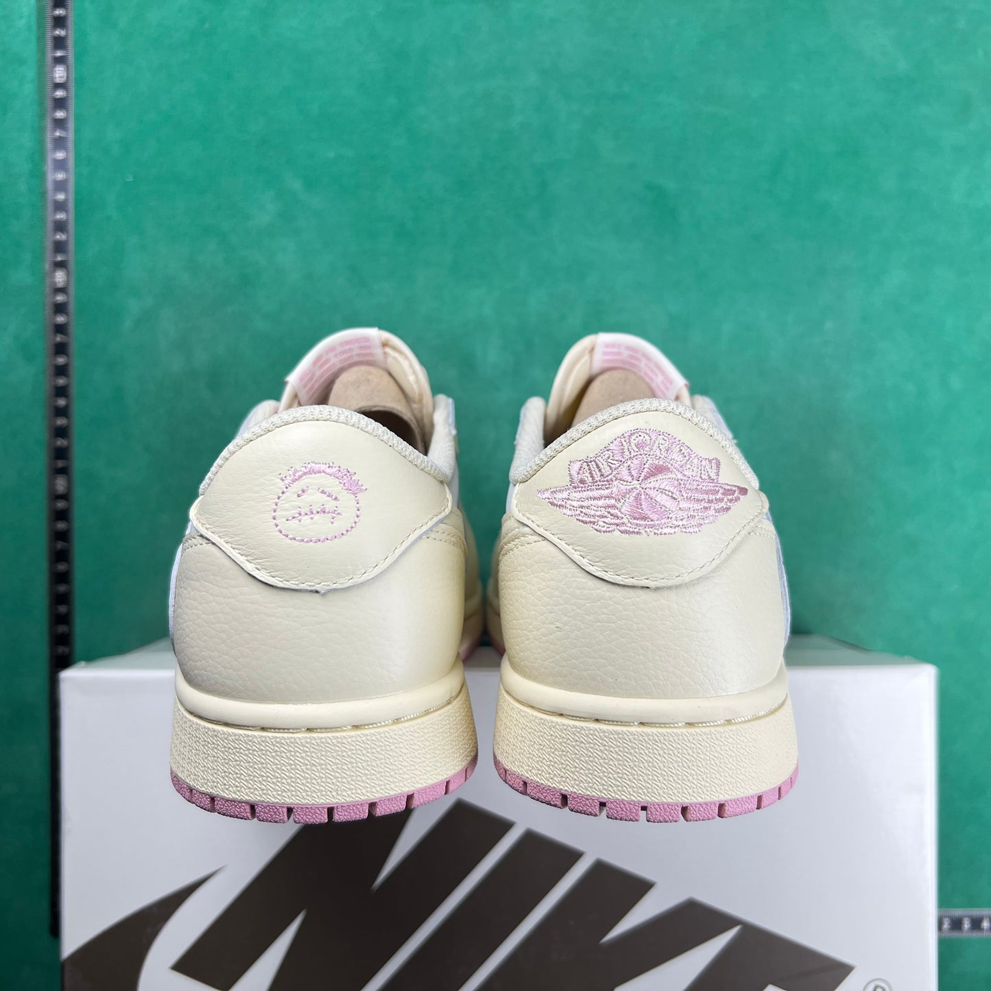 Air Jordan 1