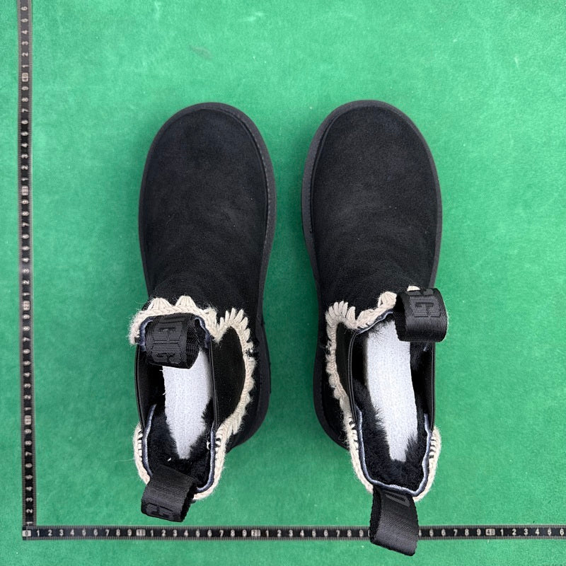UGG