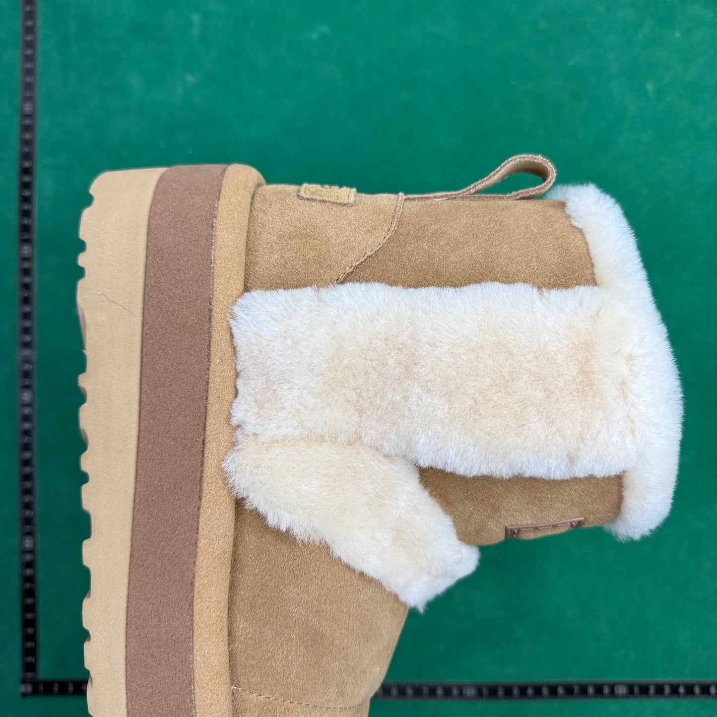 UGG