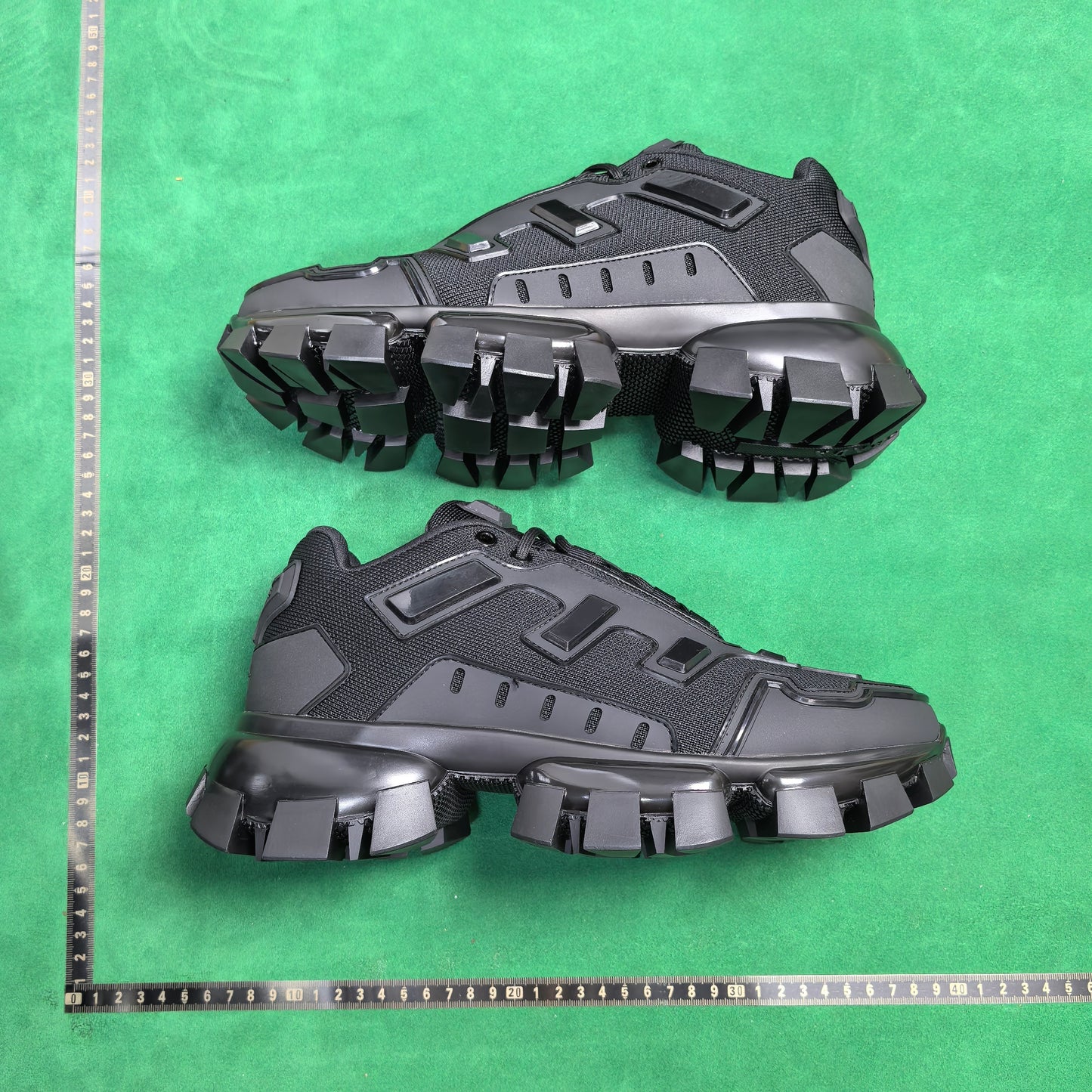 Prada - Cloudburst Thunder