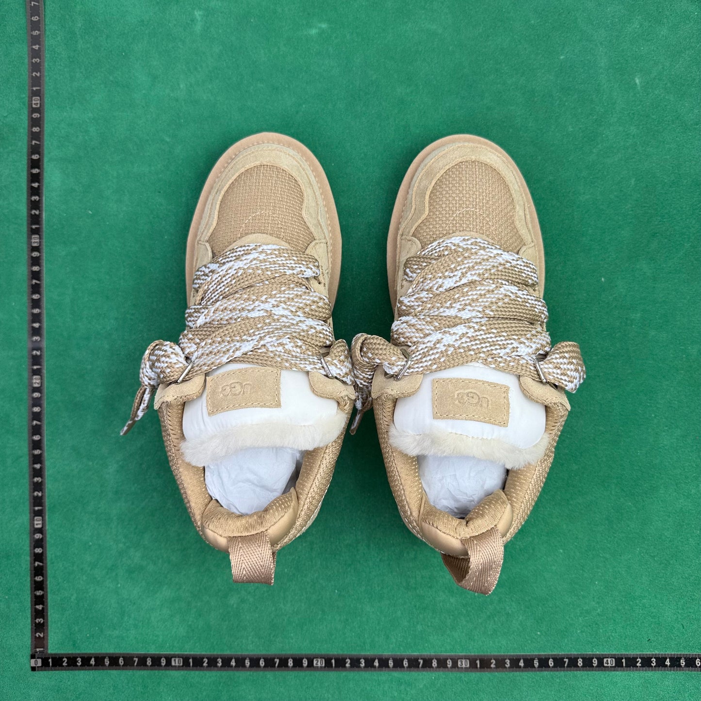 UGG