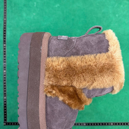 UGG