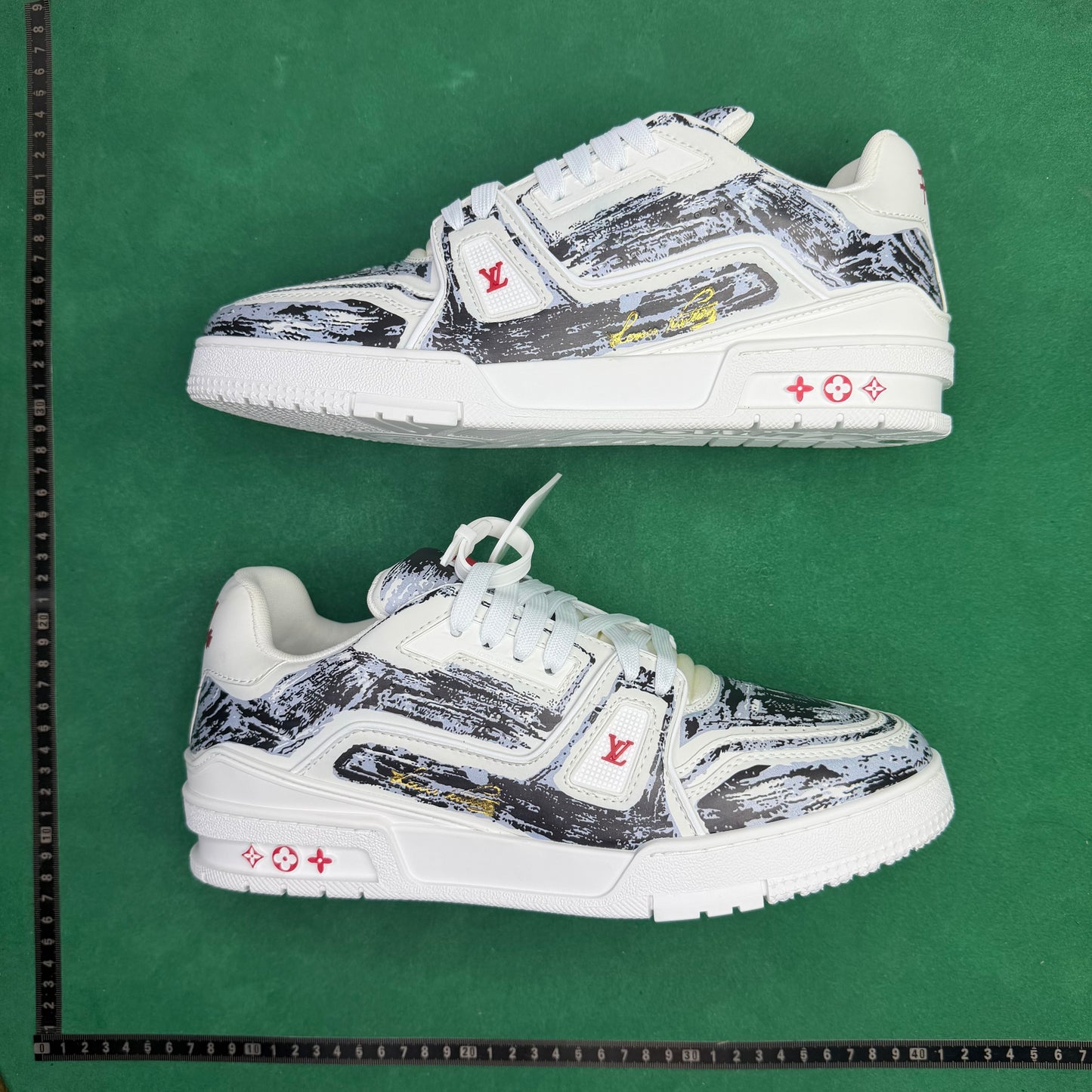 Louis Vuitton  - TT Trainer