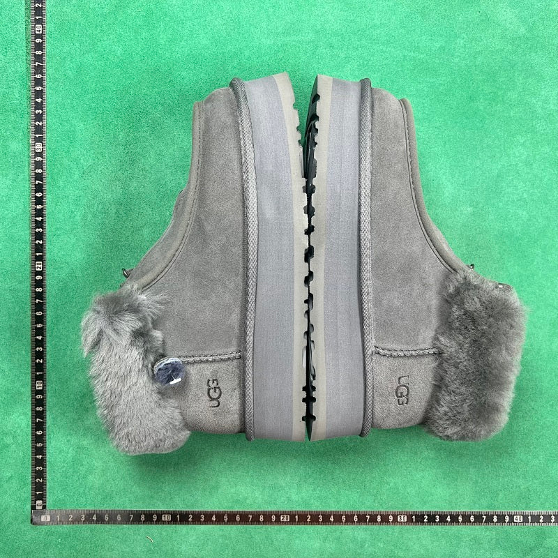 UGG