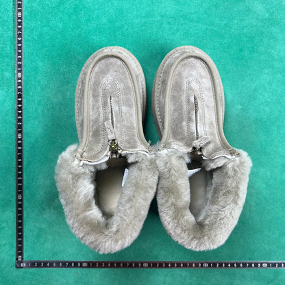 UGG