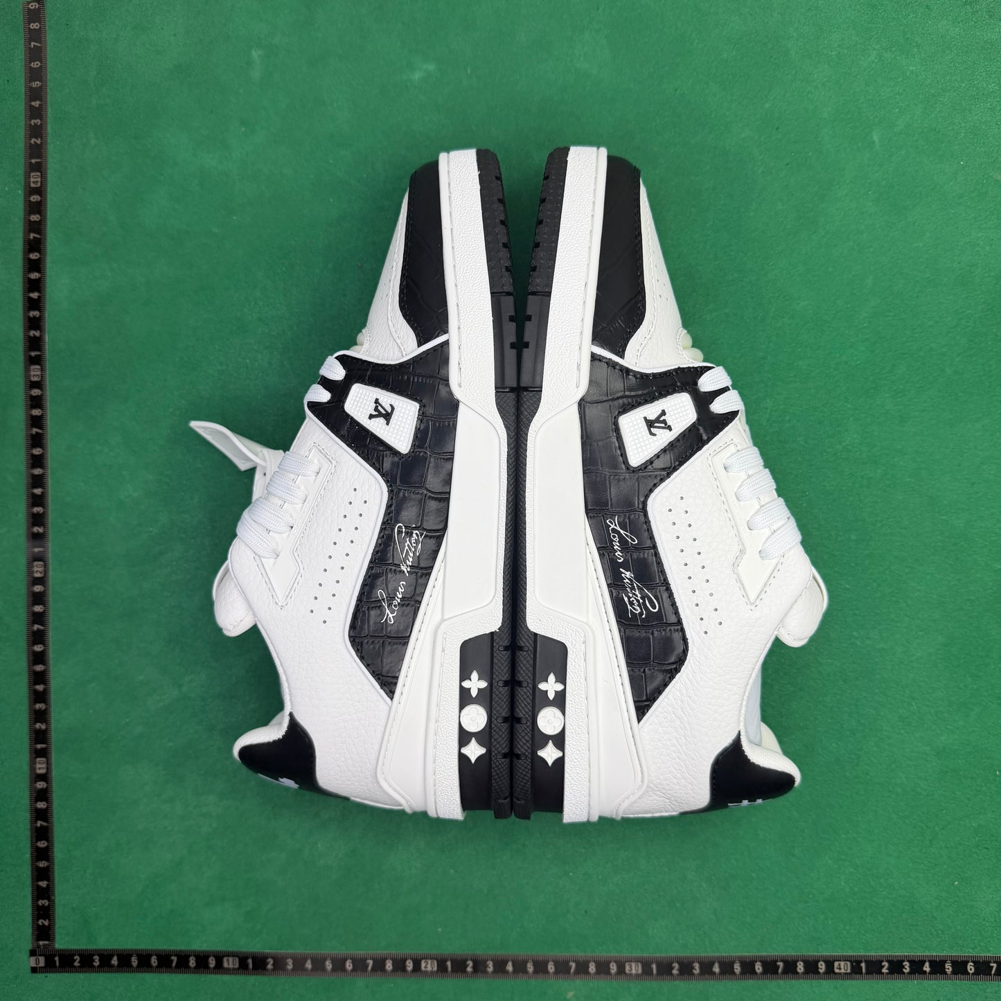 Louis Vuitton  - TT Trainer