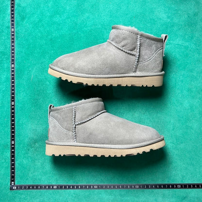 UGG