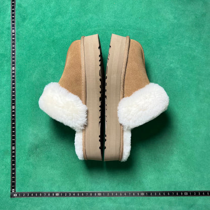 UGG