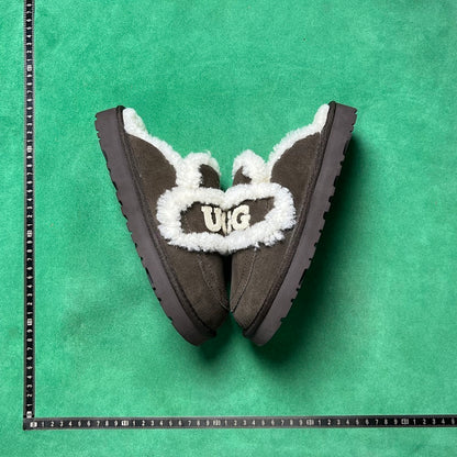 UGG