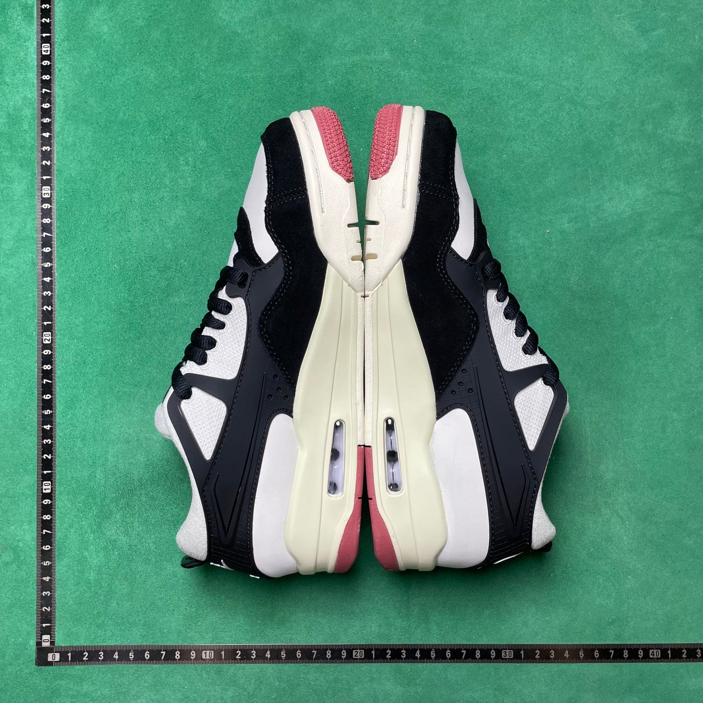 Air Jordan 4 RM