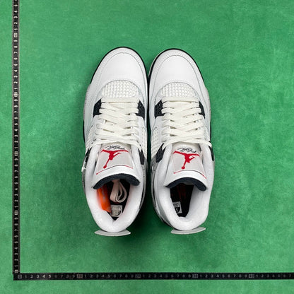 Air Jordan 4 Retro