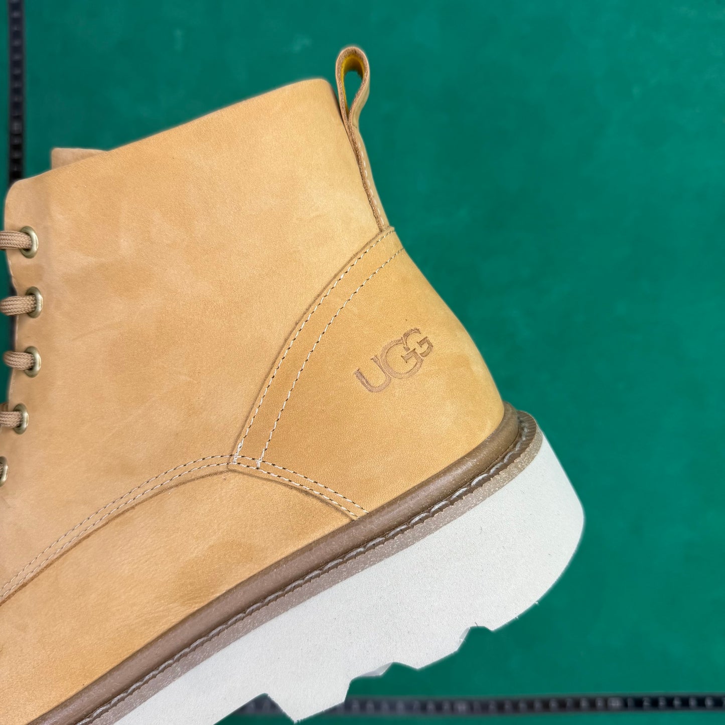UGG