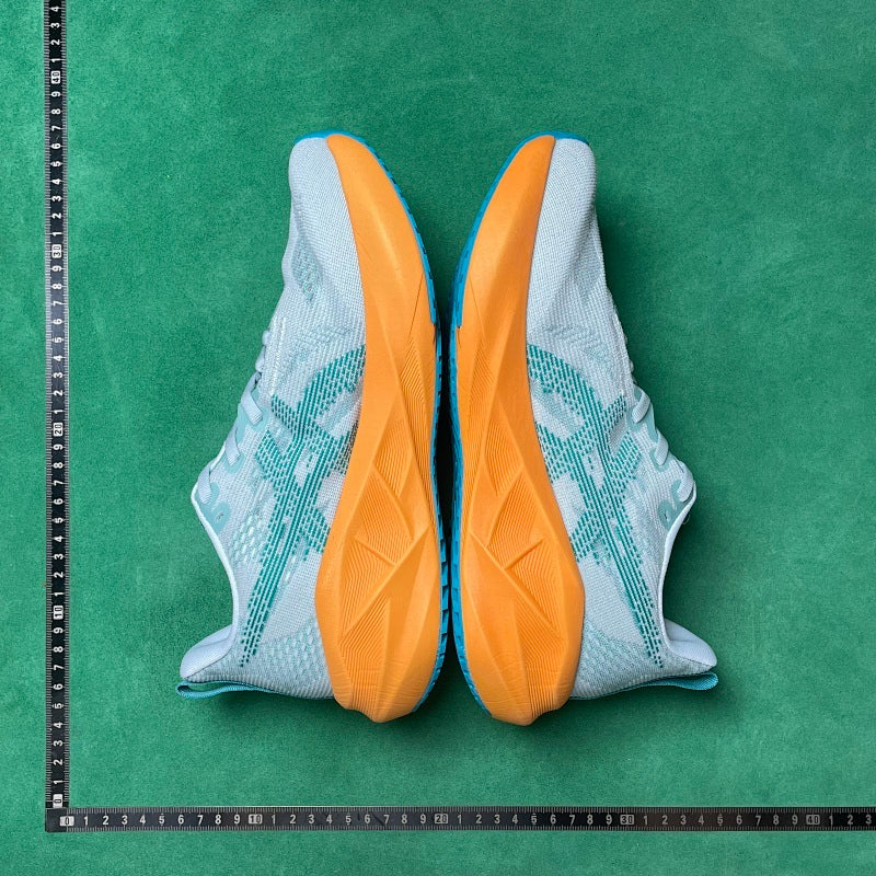 Asics -Novablast 5 LE