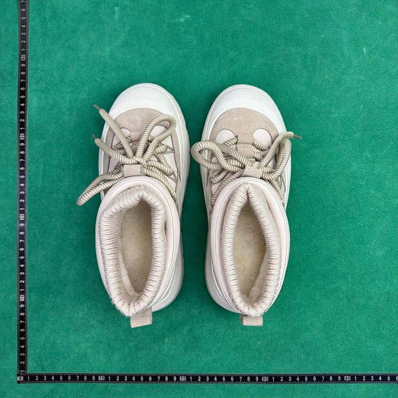 UGG