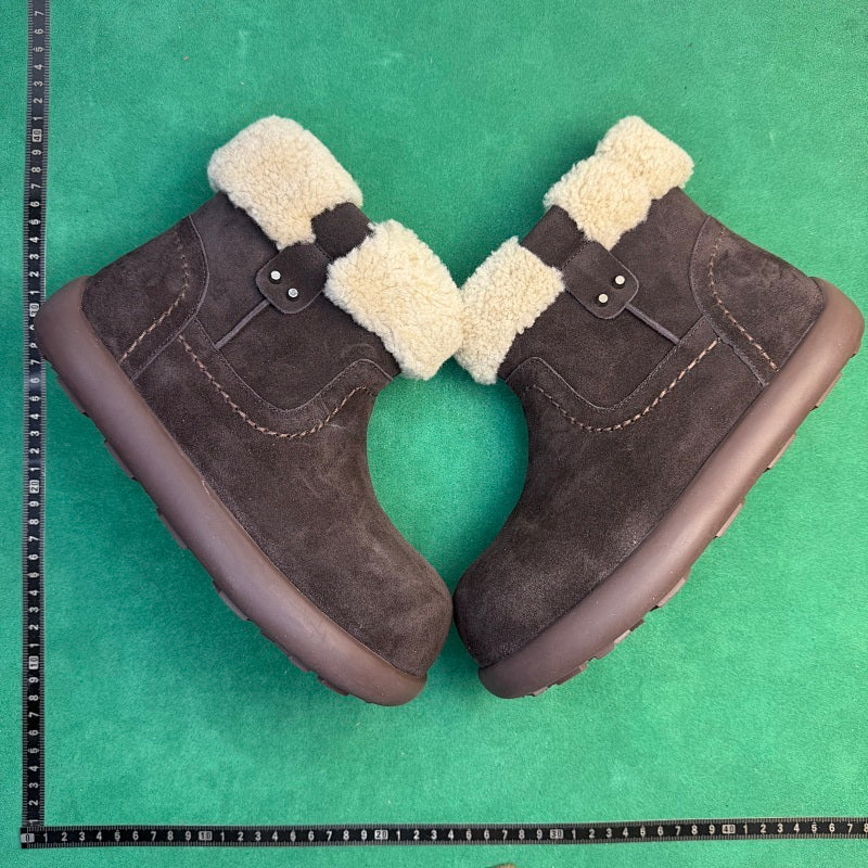 UGG