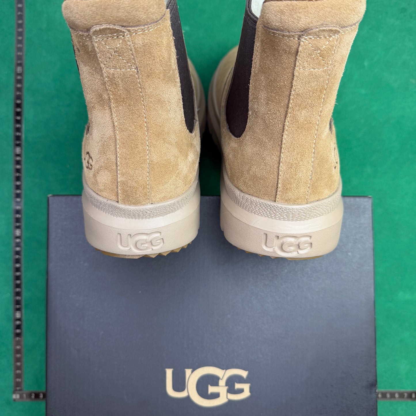 UGG