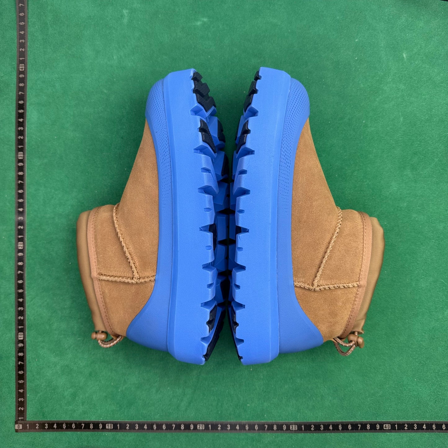 UGG