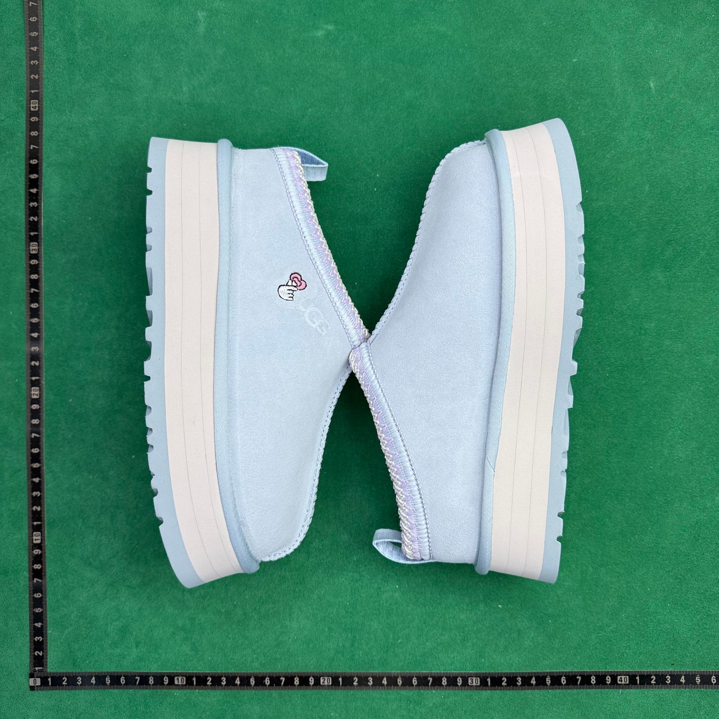 UGG