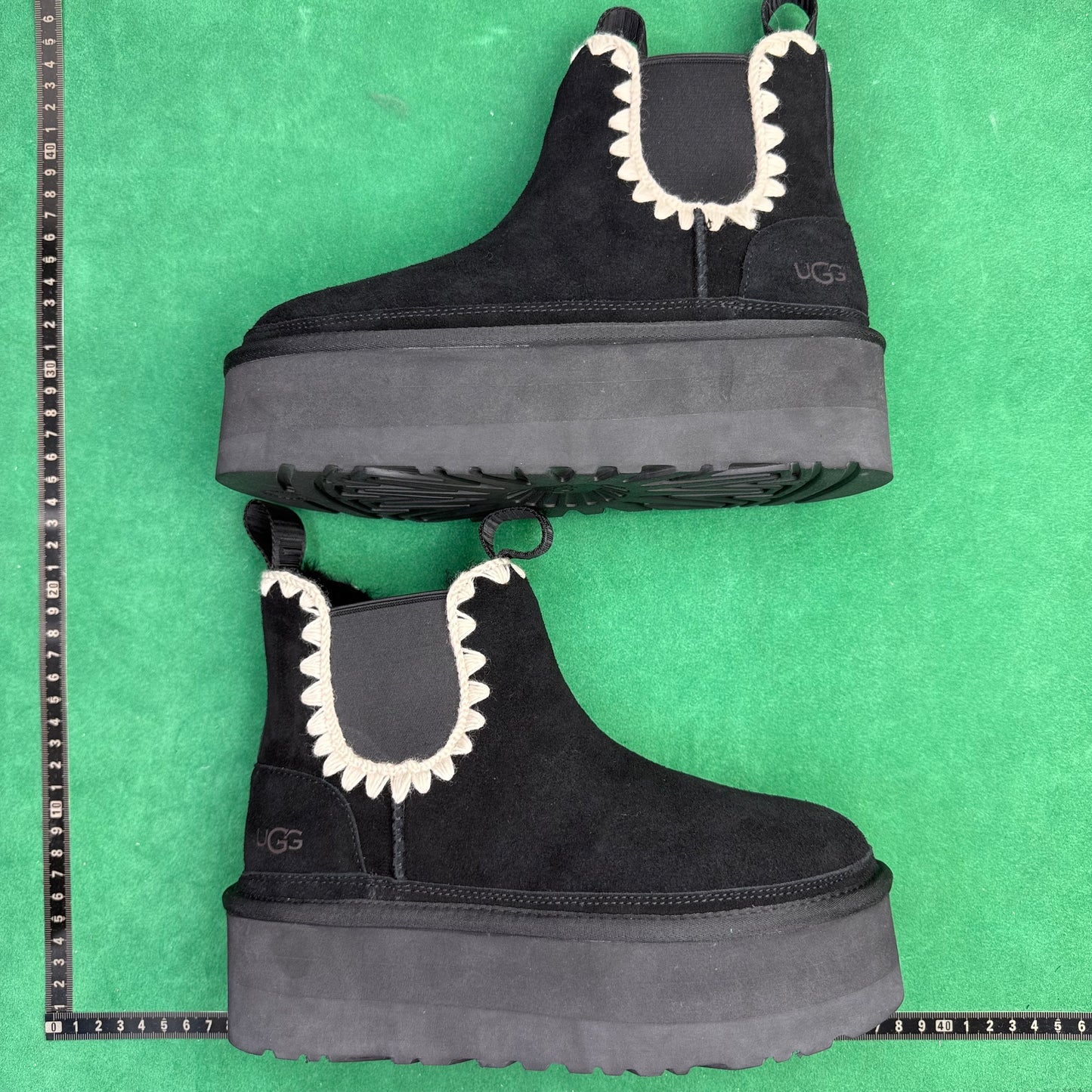 UGG