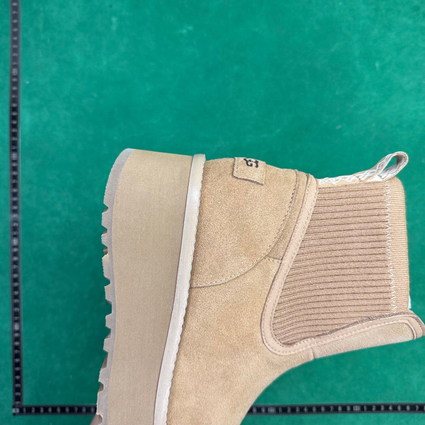 UGG