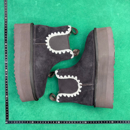 UGG