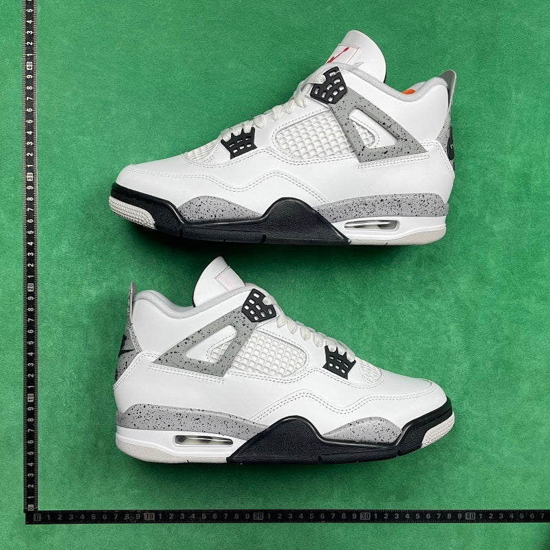 Air Jordan 4 Retro