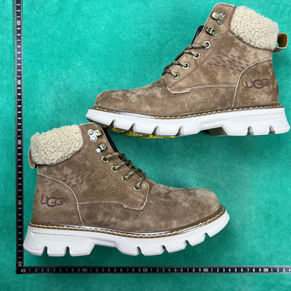 UGG