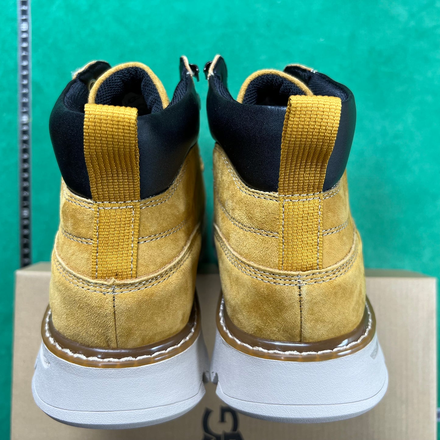 UGG