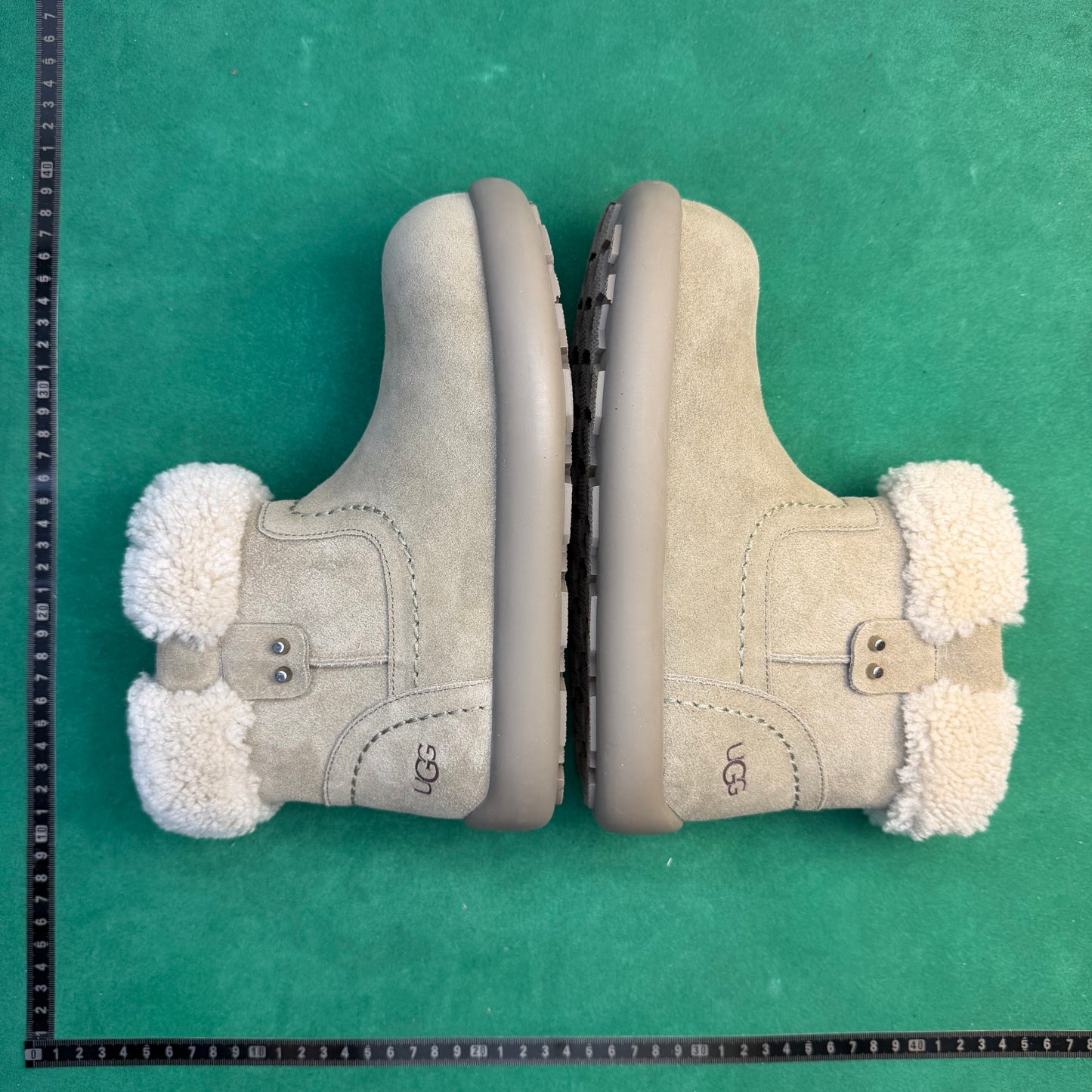 UGG