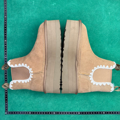 UGG
