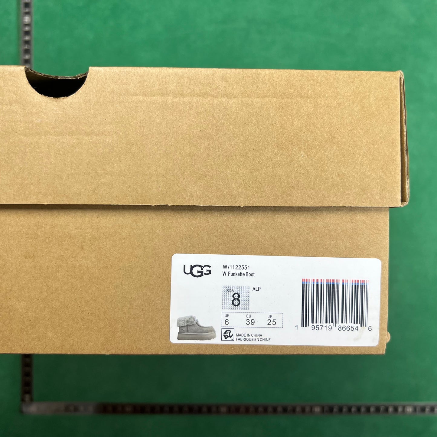UGG