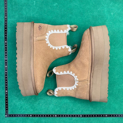 UGG