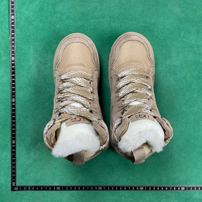 UGG