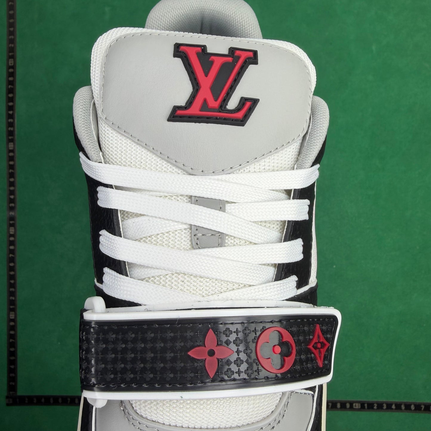 Louis Vuitton  - TT Trainer