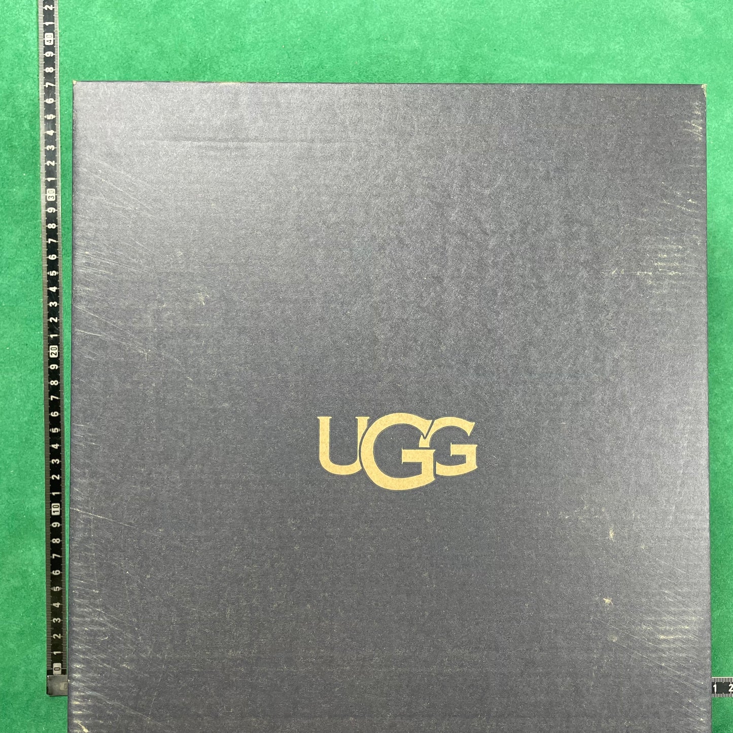 UGG