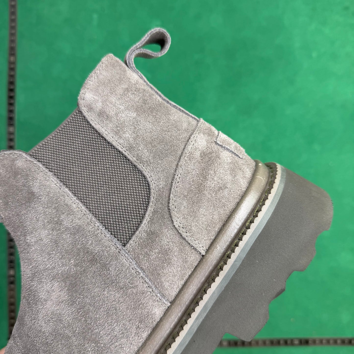 UGG